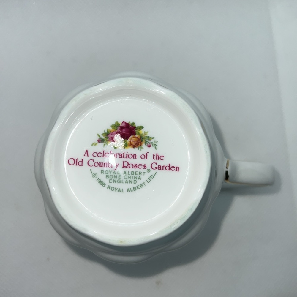 ROYAL ALBERT MUG 25th ANNIVERSARY A CELEBRATION OF THE OLD COUNTRY ROSES GARDEN - Picture 8 of 11